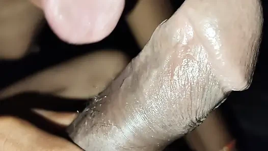Üvey annem ağzına büyük yarağımı veriyor