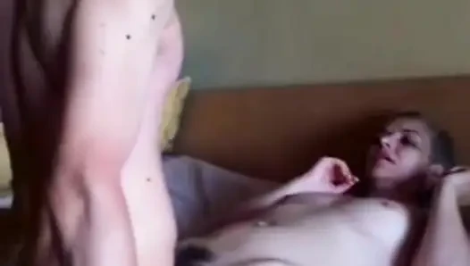 Beni nazikçe sik ve karnıma boşal