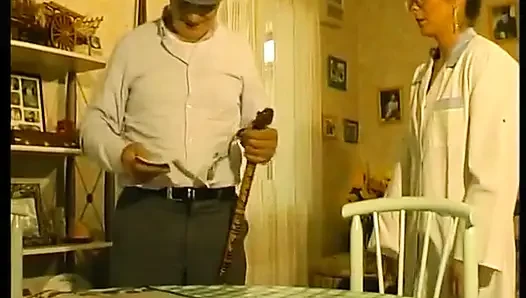 Çok uysal ve sürtük bir evde bakım asistanı!