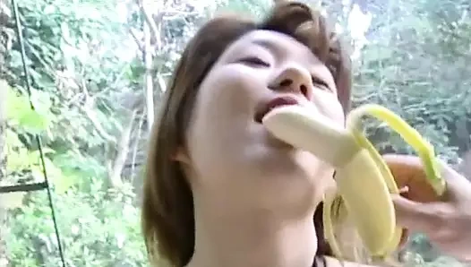 Japon fetişi – am içinde vibratör ve iki adam tarafından dövülerek