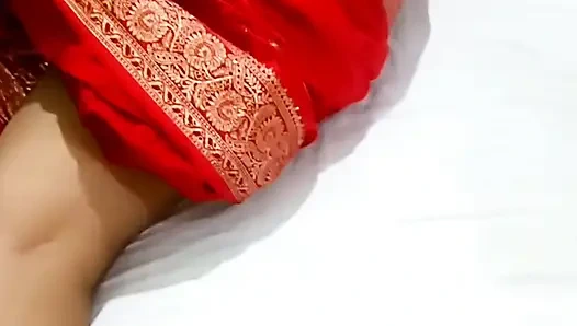 Karım bütün gece sikişmek için yalvarıyor herkes onu sikebilir o çok seksi