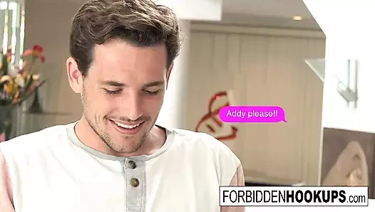 Pizza teslimatı üvey kardeşlerle sikişiyor