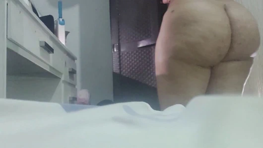 Son derece büyük iri güzel kadının götü videoya yakalandı