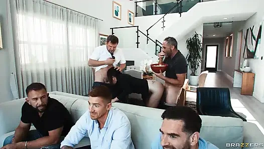 Gözlerini grup seks shay görüşlerine ayarlıyor brazzers