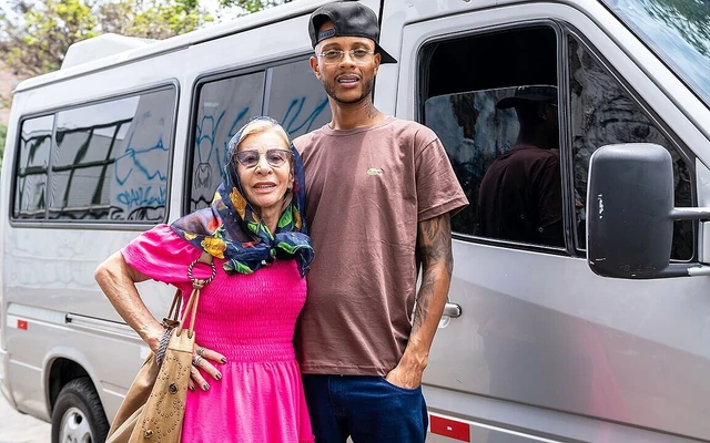 Dövmeli 81 yaşındaki nine anal seks için alındı