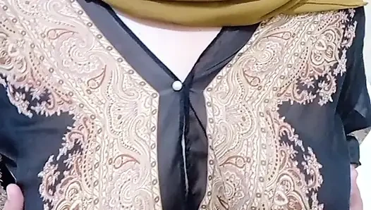 Tesettürlü kadın colmek amcığı iç çekiyor