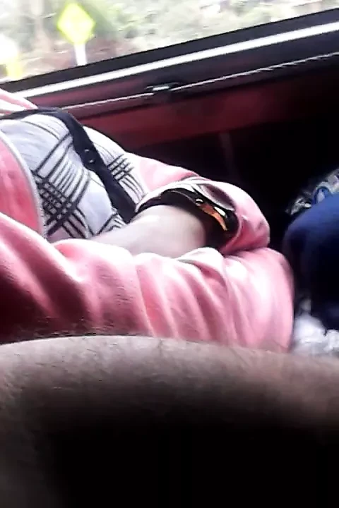 Tocando rica flaca y le encanta 