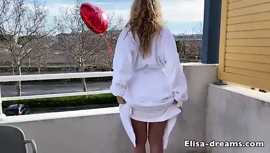 Yaramaz hafta sonu bir yabancıyla saunada eğleniyor