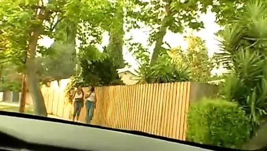 Alev büyük bir siyah phat kıçına sahiptir