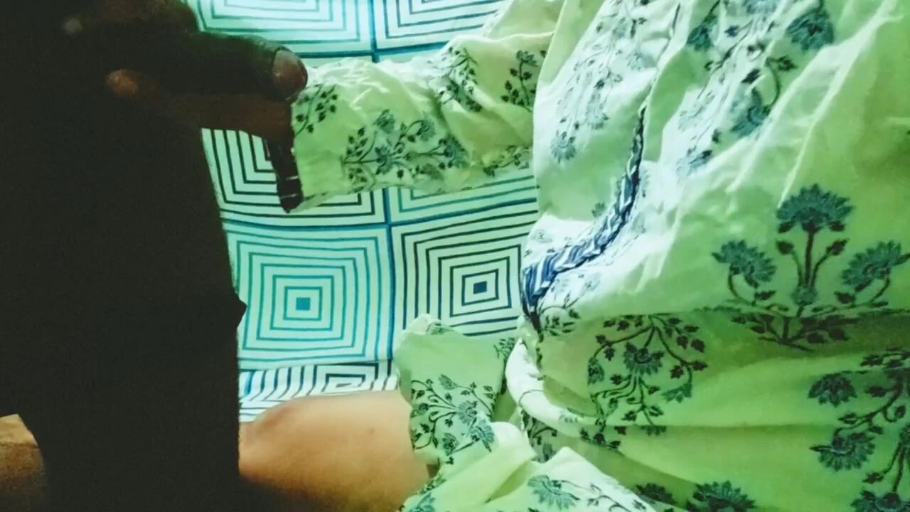 Bhai ke dost se aaj chudwaya veya choot ki aag thandi karwayi