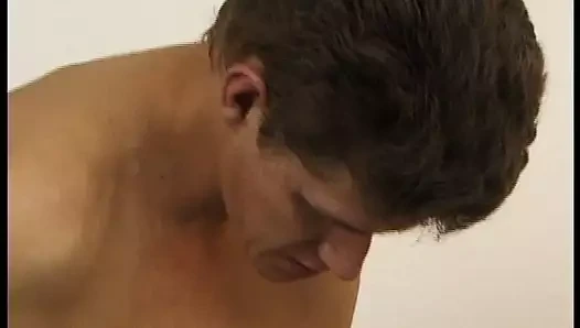 Robi der notgeile Nerd bumst seine Stiefschwester