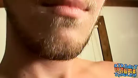 Heteroseksüel kötü adam Potter büyük yarağını okşuyor ve boşalıyor