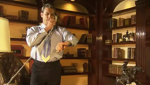 Steve alır onun kız ıslak ile bir buharlı kedi yalama sonra lanet onu şiddetle