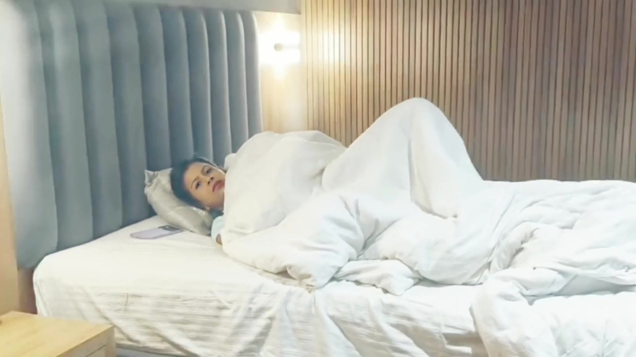 Season 324. Threesome in hotel with boyfriend and husband