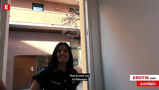 Penelope döl masum görünebilir ama sikilmek isteyen bir sperm yutmacı!