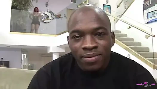 Bu büyük göt azgın zenci orta yaşlı seksi kadına ait ve domalarak sikişmeyi seviyor