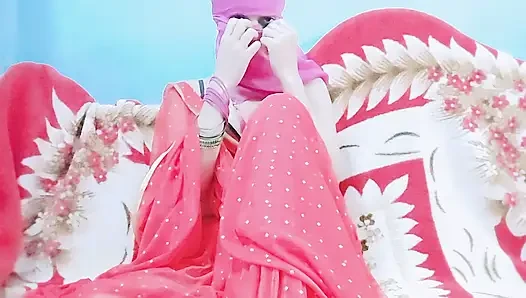 Kadın yalnız yaşıyor, bu yüzden seks yapıyor gibi hissediyor