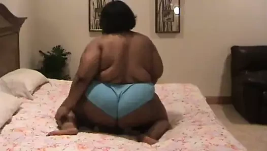 Büyük siyah göt yüze oturma