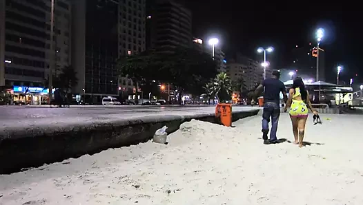 Ev arkadaşımla ırklararası porno çekinmeyen bir esmer