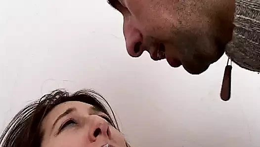 Kuzenimin arkadaşı yaramaz ve sikimi sikiyor 4.