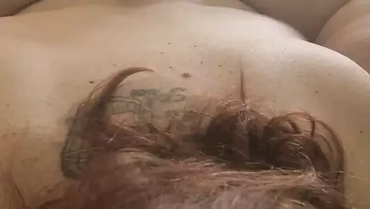 Metal kelepçeli sürtük