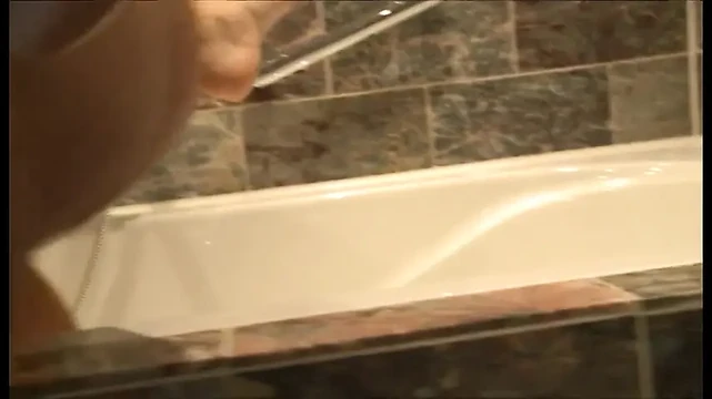 Дорогая, позволь мне ванну, пожалуйста