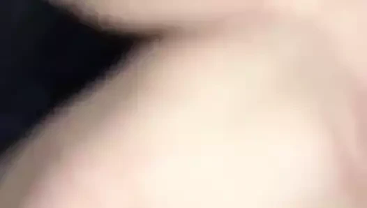 Busty sarışın emmek ve emmek