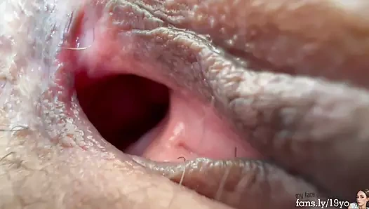 Bekaretimin kilidini aç! - 18 yaşındaki minyon minik kız söyledi ve taytını çıkardı