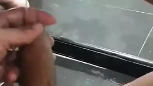 otel schower pissing