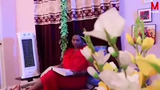 Genç Hint kolej kız gets sıcak boşalmak üzerinde ona güzel yüz