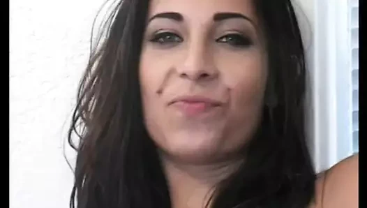 Dik uzun fahişe şeritler ve sürmek büyük çük içinde sıcak pov eylem