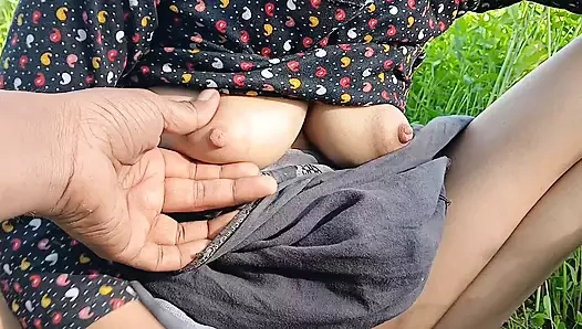 Outdoor fuck Village girl Bahar Gai bhabhi ko devar ne choda