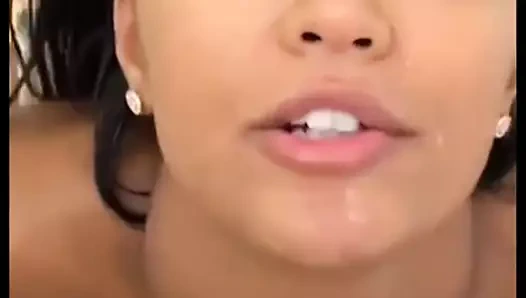 Harley dean oynama ile bir büyük horoz