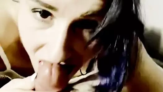 karıcığım iyi sikişmeden önce bana kafa verir