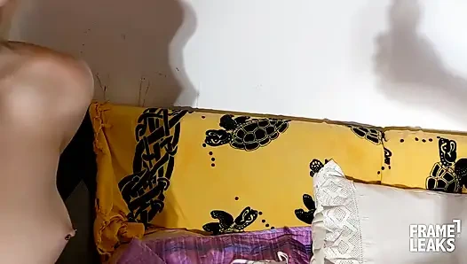 Sarışın melissa kaptan Eric'in büyük yarağını sikiyor