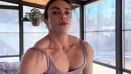 Siyah anne esneme basıncı altında vücut geliştirme ateşi açıyor