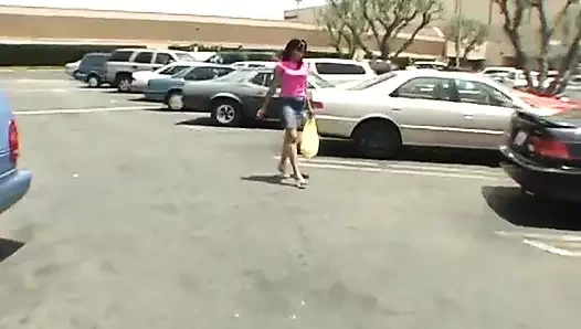 Yetenekli ateşli zenci sürtük kocası şehir dışındayken büyük zenci yarağıyla sikişiyor