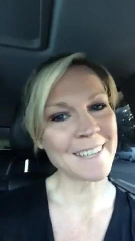 Sarışın sürtük milf adım anne almak dışarı ile hayır pantolon ve ıslak kedi