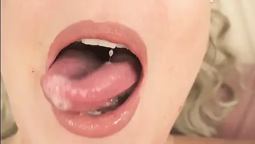 Giantess küçük bir tuzak kuruyor