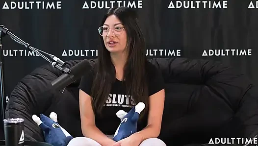 Cami Strella bir kült hayatta kalmak, tiktok şöhreti ve tek eşlilik dışı | Adult Time Podcast