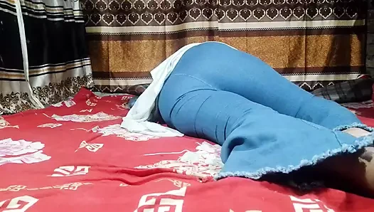 Bugün ilk kez kovboy kız pozisyonunda yeni yengemi siktim.