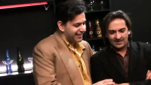 Azgın hatunlar siyah angelika anna lovato, britney ve valery summer şanslı bir adamla erotik aksiyon için seksi iç çamaşırlı