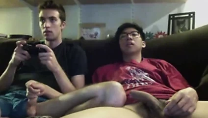 güzel beyaz &amp; asyalı genç çift cam