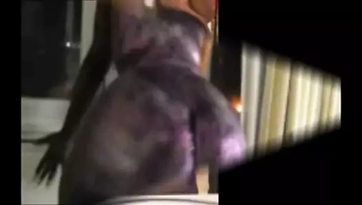 Benim için o koca kıçını salla!2