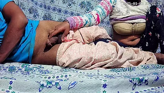 Büyük yaraklı ve kızlı Alman oğlan odada seks yapıyor 2854