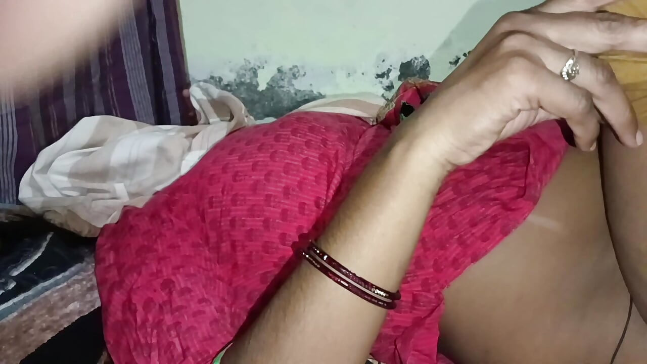 Bhabhi kar rahe hai Bus
