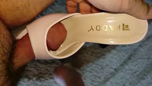 Pembe paddy yıpranmış katır becerdin ve cummed