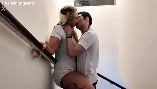 Brezilya'nın En Büyük Poposu Tiffany Montavani Arkadaşının Kocasını Yakaladı