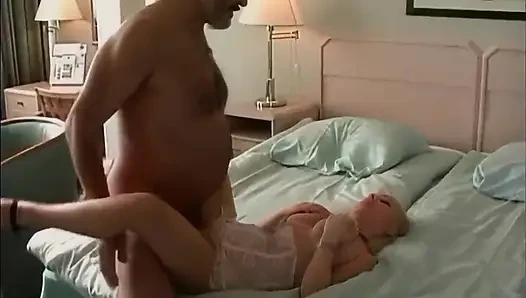 Kadın için hevesli yaşlı bir adam