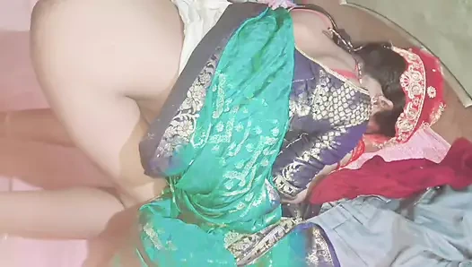 Hintli Chori Hintli köylü kız arkadaşını erkek arkadaşıyla sert sikiyor